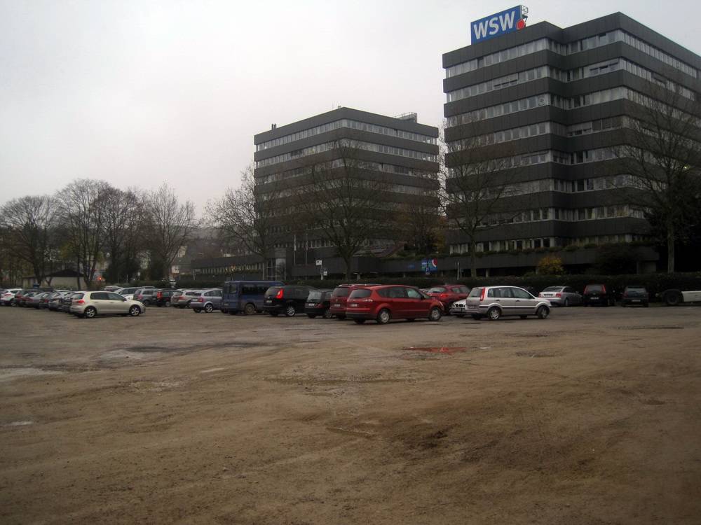  Bleibt die Fläche ein Park- und Veranstaltungsplatz - oder bauen die WSW hier ihr neues Verwaltungsgebäude? 