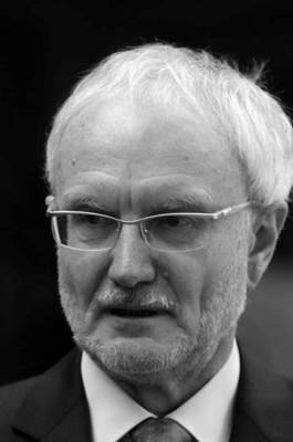  Dr. Hans-Jochen Luhmann. 