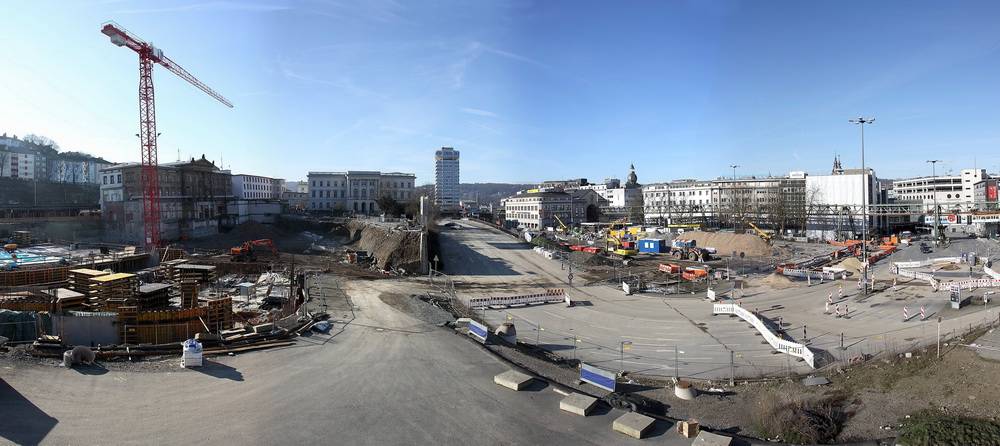  Panoramablick auf die Großbaustelle. Links der Hauptbahnhof. 
