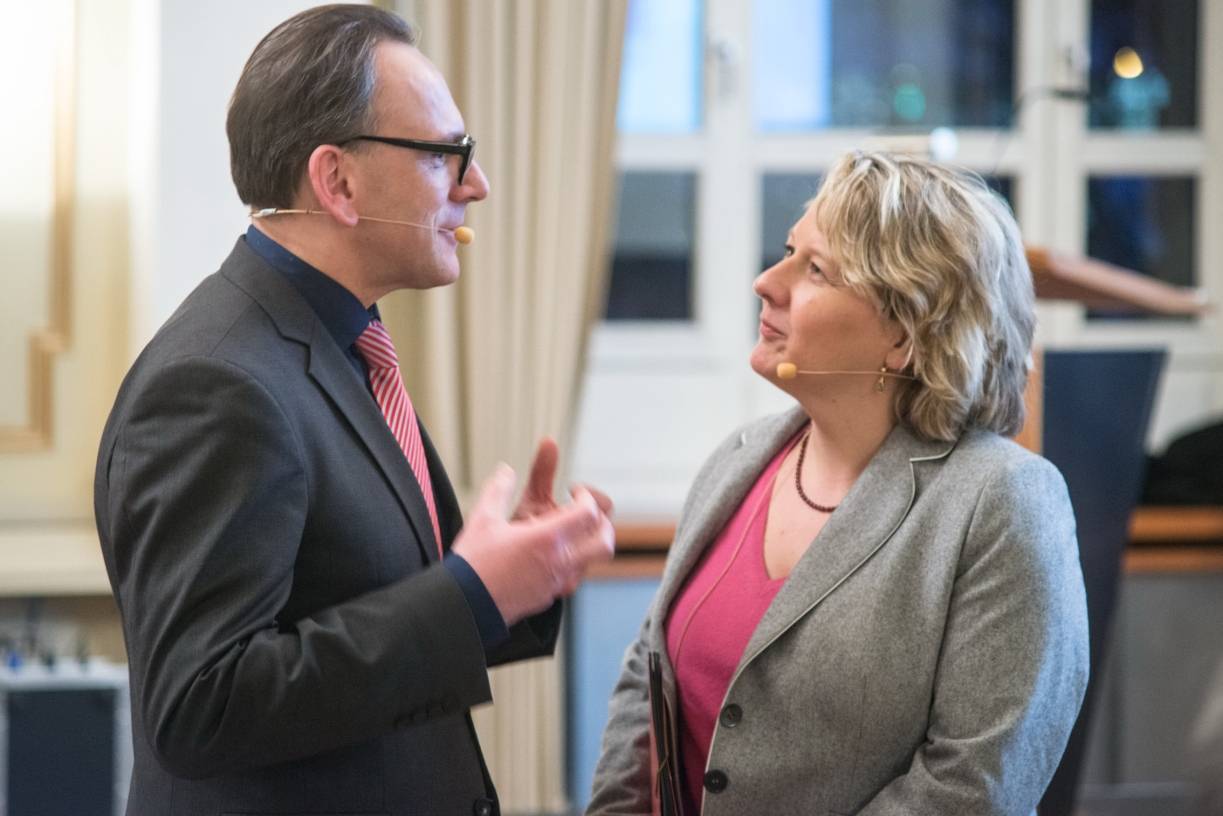  Andreas Mucke, der auch Wuppertals SPD-Oberbürgermeisterkandidat ist, mit NRW-Ministerin Svenja Schulze. 