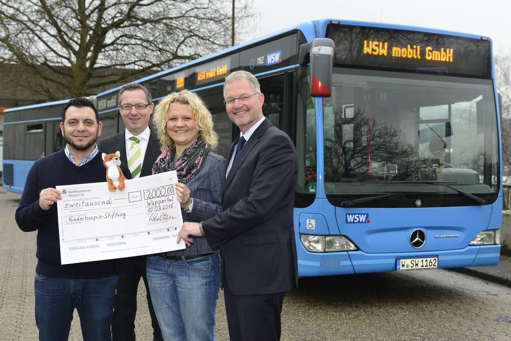 Scheck für den guten Zweck