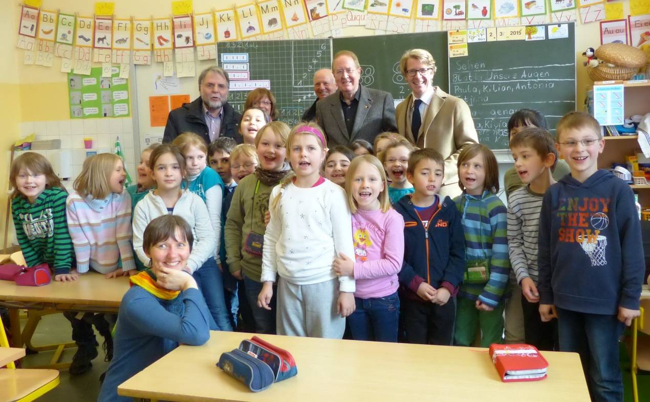 Lions spenden für Kinder