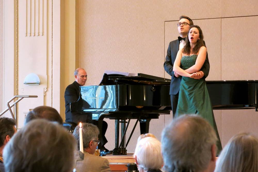  Die "Kaffetafel" ist ein Publikumsmagnet. 