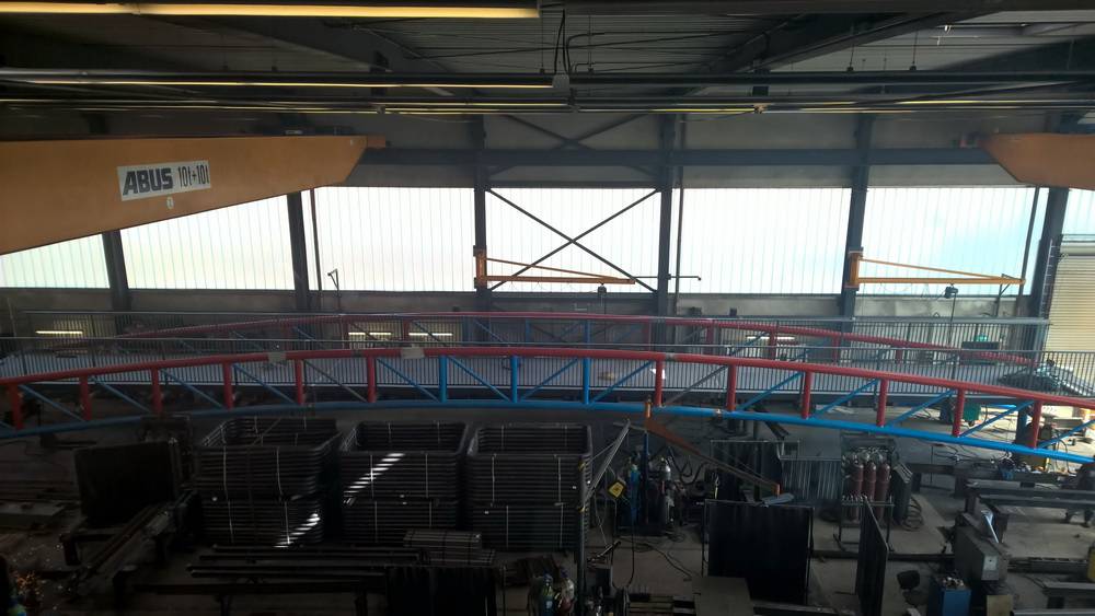  Die Brücke in der Montagehalle der Spezialfirma. 
