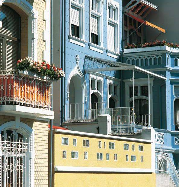  Der Ölberg bietet immer wieder unterschiedliche und im wahrsten Sinn des Wortes bunte Anblicke.  