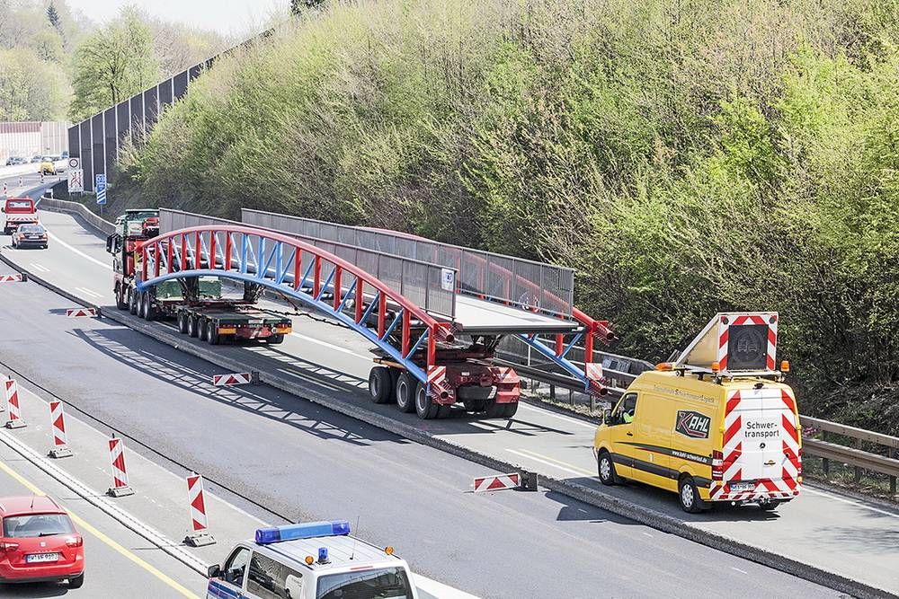  Die Polizei begleitete den Schwertransport auf den gesamten 530 Kilometern. 