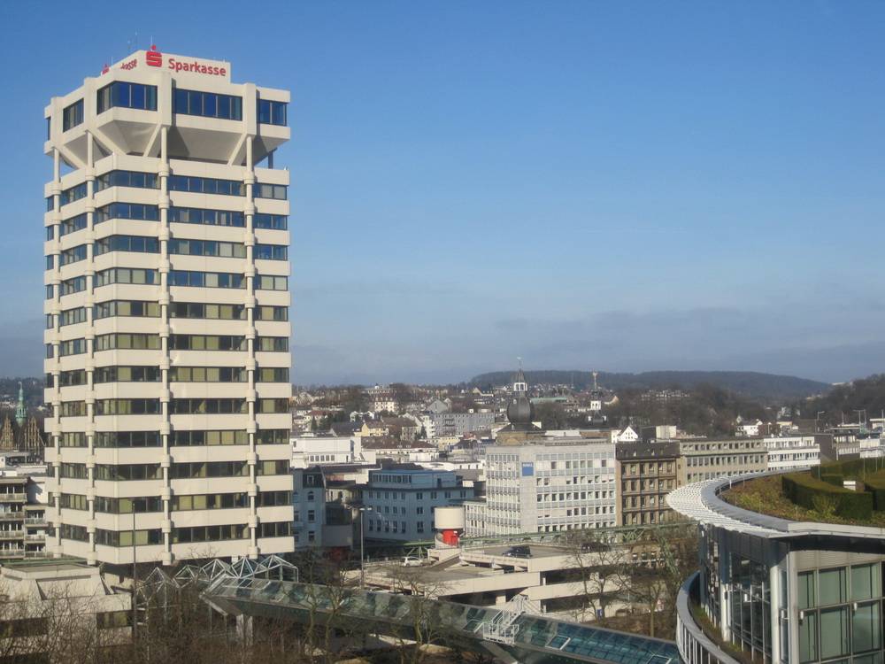  Der Sparkassen-Turm am Islandufer. 