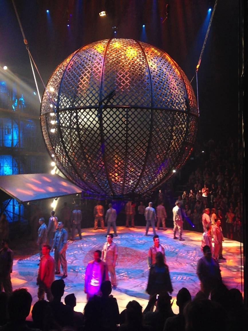  Flic Flac - der etwas andere Zirkus. Hier ein Bild von der Premiere in Wuppertal. 