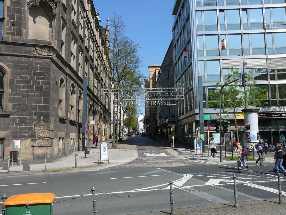 Friedrichstraße: Geschäfte müssen weichen