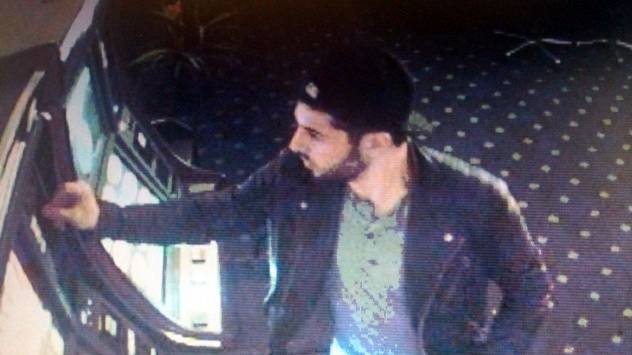  Der Täter im Profil. 