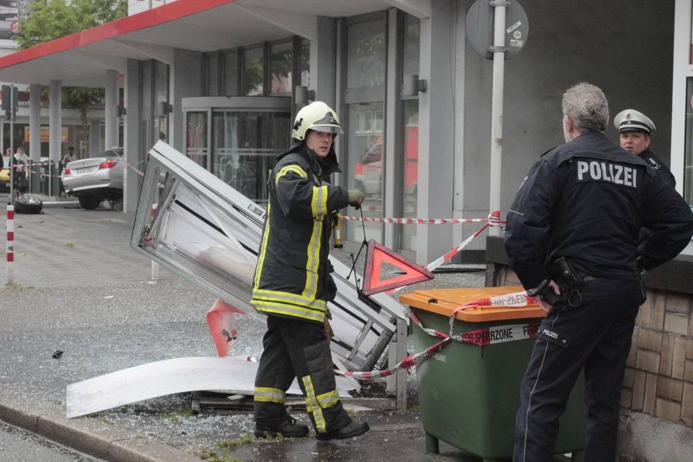  Auf die Einsatzkräfte kam viel Arbeit zu. 