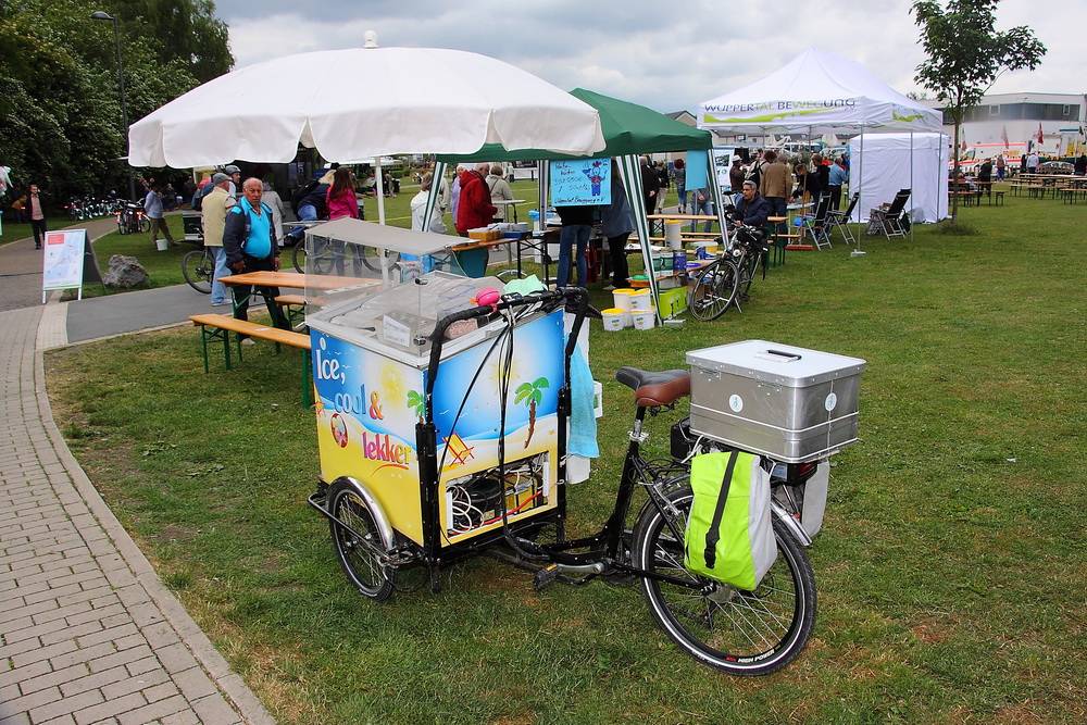 Ein Eiswagen, angetrieben von...