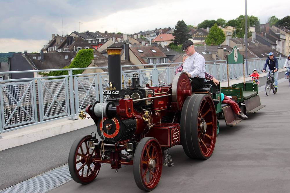Dampfkraft auf der Trasse: Dieses Gefährt verbreitete die nostalgische Aroma- und...