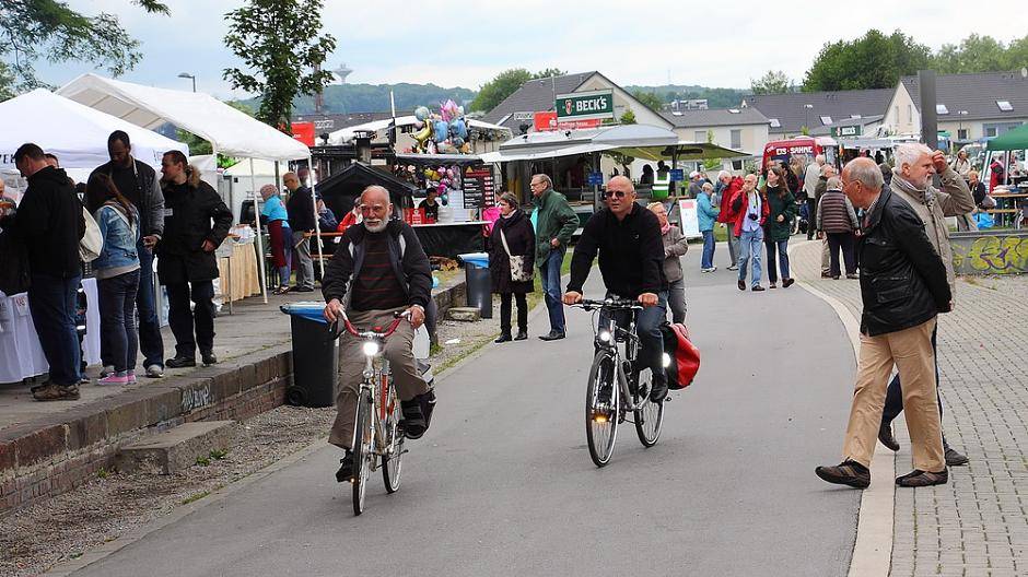 Die unsichere Wetterlage sorgte zunächst für überschaubare...