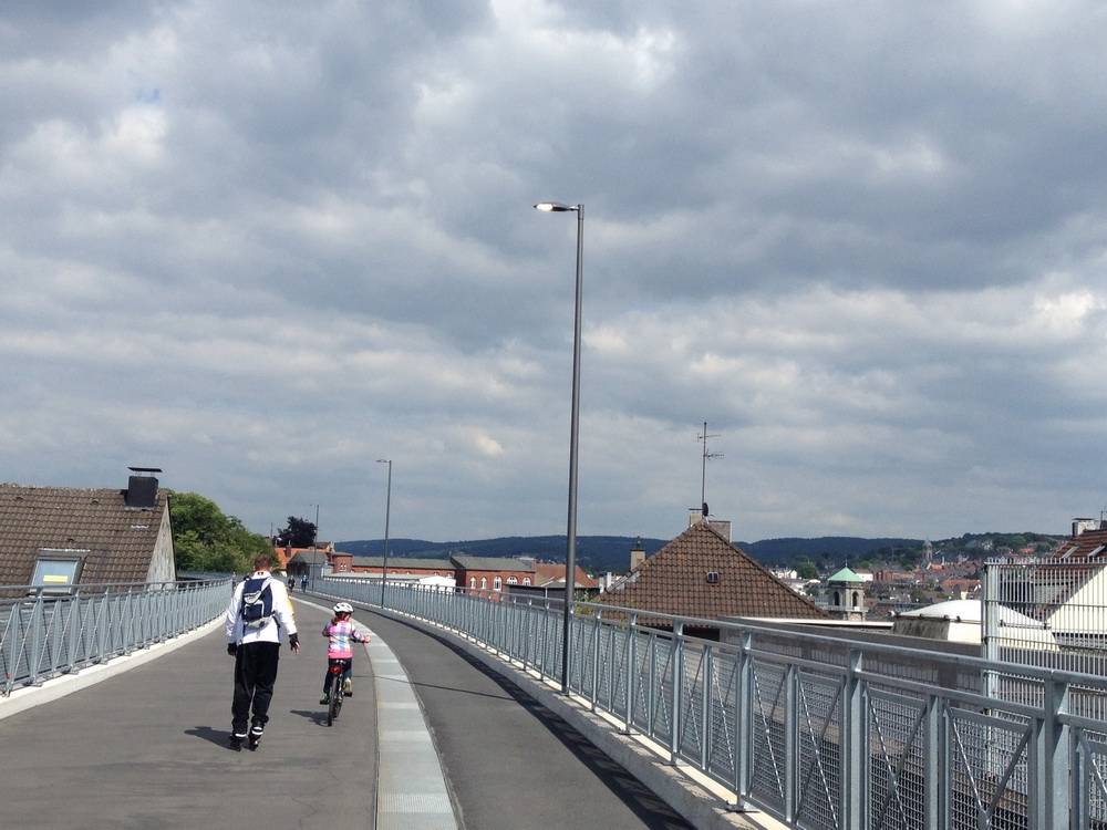 Licht über den Dächern der Stadt