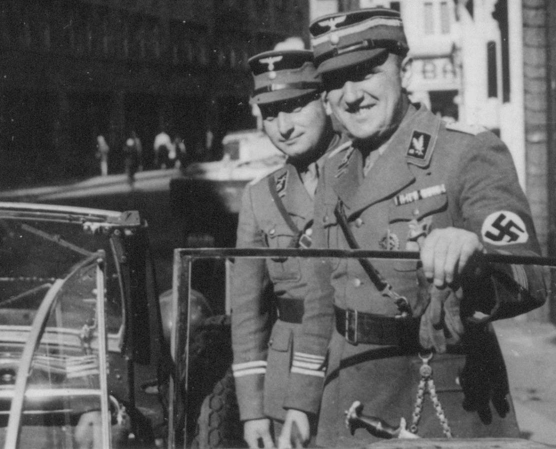  Willy Veller, Wuppertals berüchtigter erster NS-Polizeipräsident, organisiertevor 1933 von Unterbarmen aus den Terror gegen politische Gegner. 