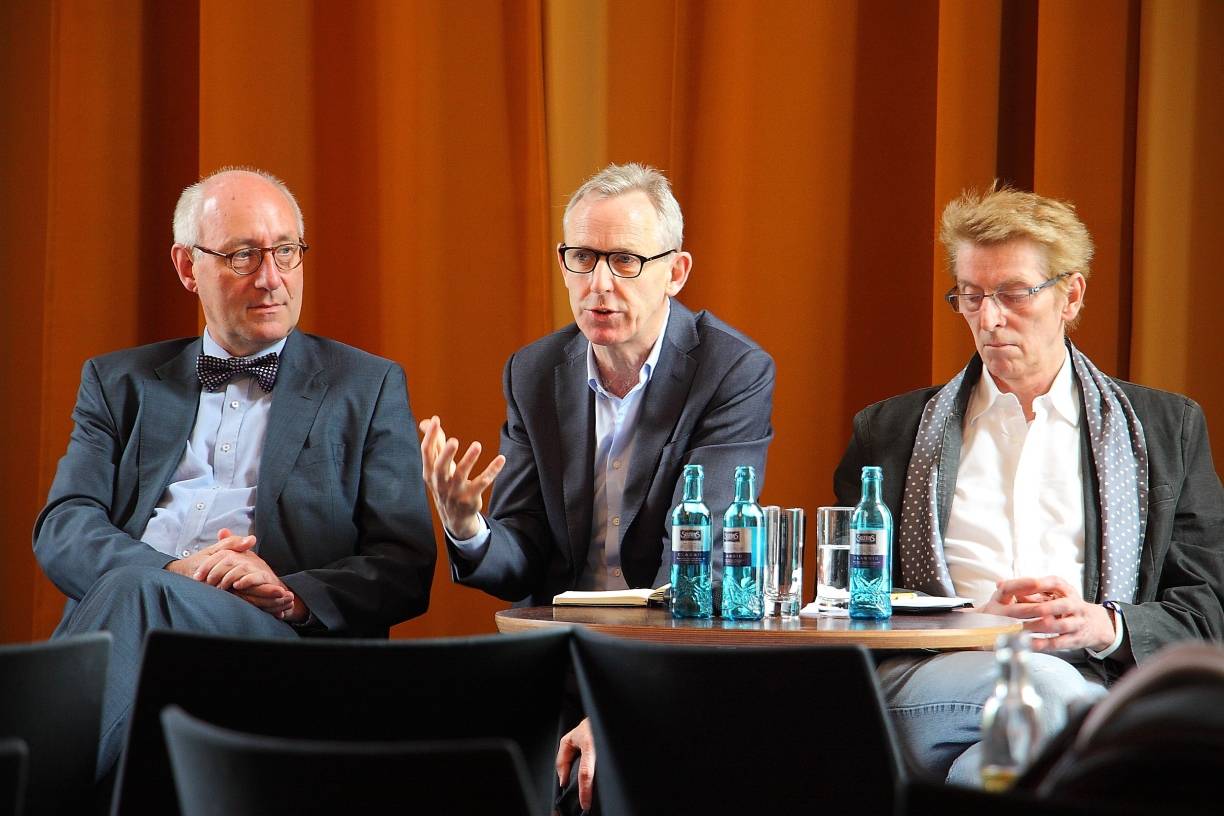  Bei der Vorstellung des Projektes „Neues Stück“ im Opernhaus: Alistair Spalding (links) und Lutz Förster. 