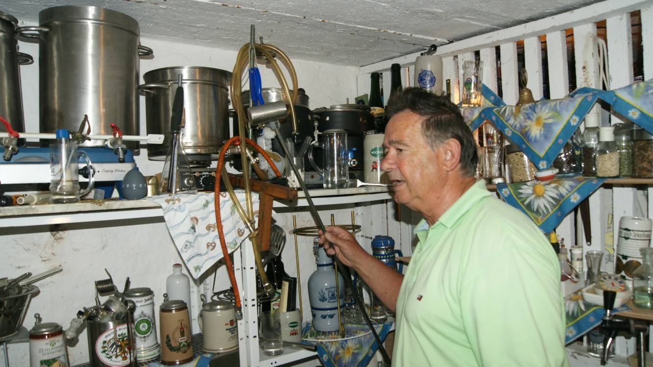  Braumeister Udo Kirschbaum vom Hesselnberg hat auch heute immer noch ganz viele lebendige Erinnerungen an die große Wuppertaler Wicküler-Zeit. 