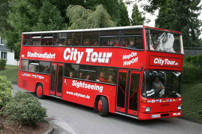  Der Doppeldecker bietet Platz für 60 Personen. 