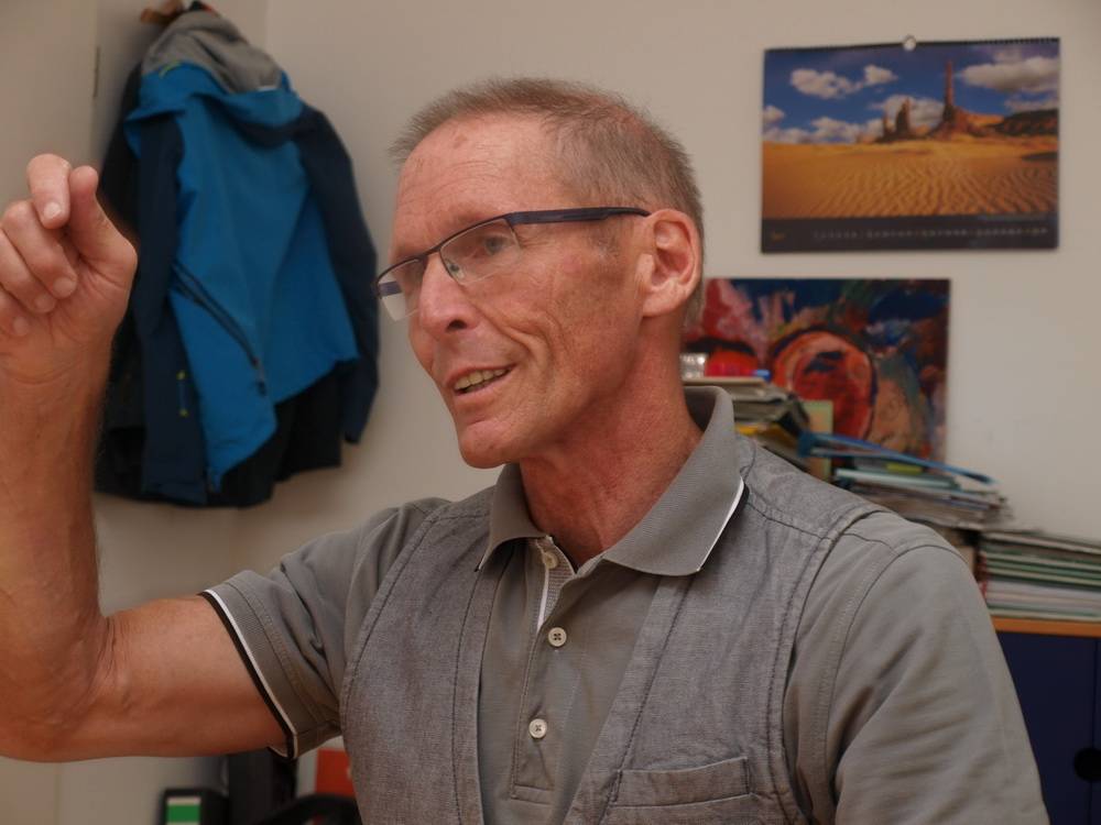  Realschulleiter Frieder Winterberg lobt den Zusammenhalt in der Lehrerschaft. 