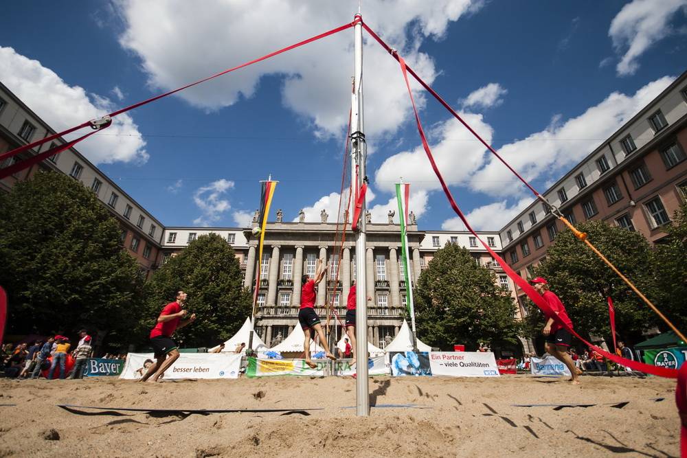  Unser Archiv-Foto von Thorsten Leiendecker entstand 2010 beim Beachvolleyball-Cup an gleicher Stelle. 