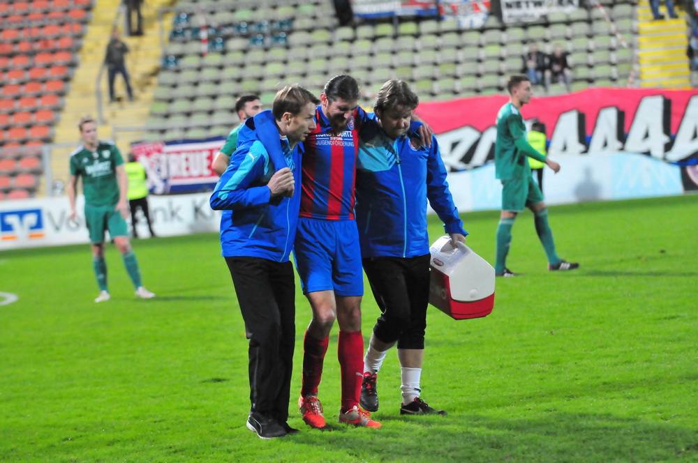 Das sieht nicht gut aus: Mannschaftsarzt