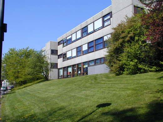  Das Gebäude am Röttgen. 