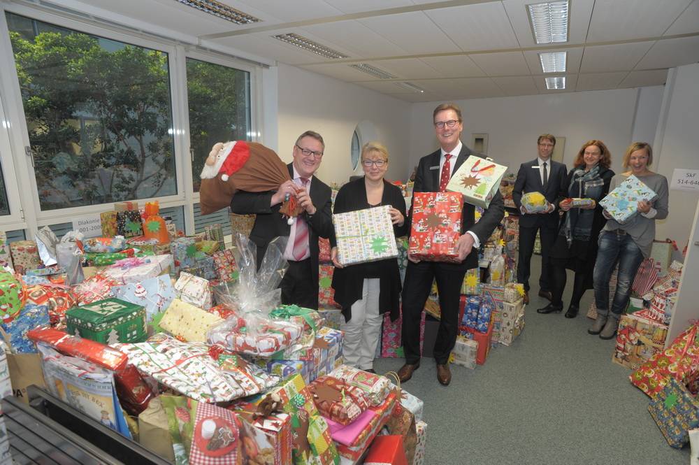 Unser Foto zeigt die glücklichen Organisatoren (v.l.): Bettina und Edmund Balsies, Sparkassen-Vorstand Gunther Wölfges, Roland Janker, Bettina Palumbo und Initiatorin Sabine Kothe. 