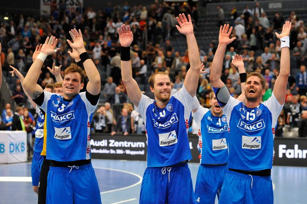  Die Hände zum Himmel: Der BHC holte in Köln beide Punkte. 