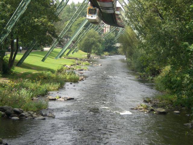  Die Wupper in Oberbarmen. 