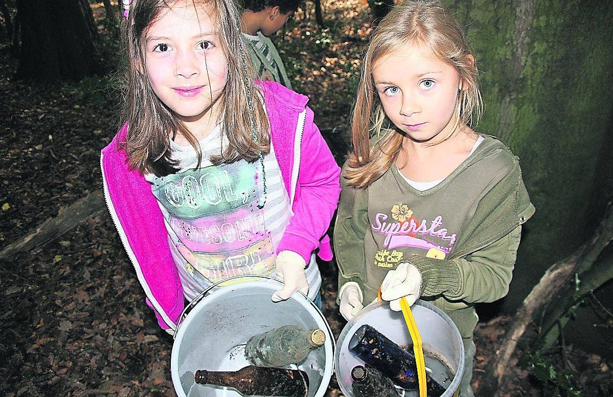  Die Schüler räumten tüchtig auf. 