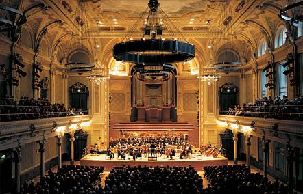  Führungen durch die Historische Stadthalle sind immer ein Erlebnis. 