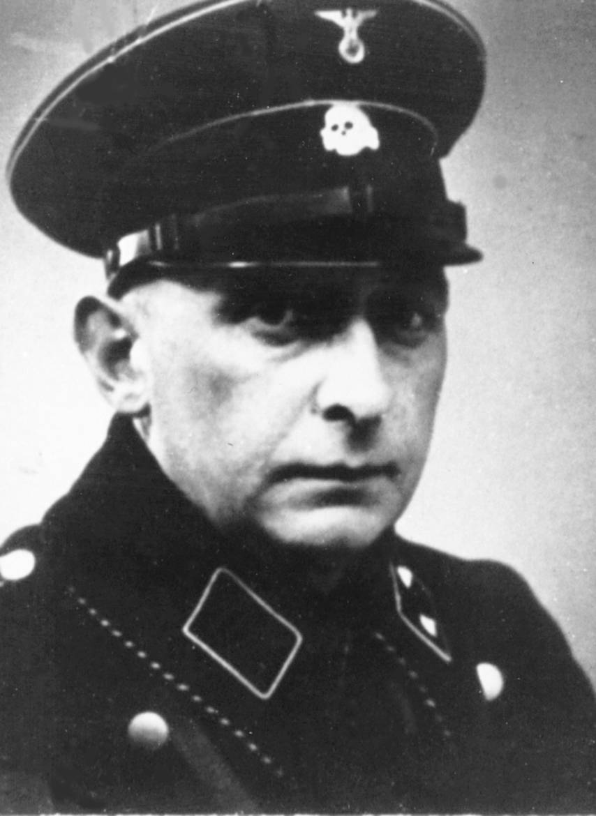  Der Solinger SS-Führer Paul Blobel, einer der schlimmsten NS-Verbrecher, absolvierte nach dem Ersten Weltkrieg ein Hochbaustudium an der Königlichen Baugewerksschule Barmen-Elberfeld am Haspel. 1948 wurde er in Nürnberg zum Tod verurteilt und hingerichtet. 