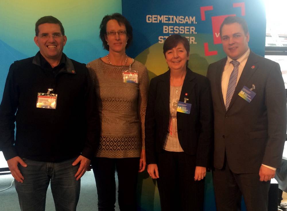  Von li.: Willy Görtz (stellvertretender Bezirksvorsitzender), Martina Rößmann-Wolf (Bezirksvorsitzende), Gabriele Schmidt (Landesleiterin ver.di NRW) und Daniel Kolle (Bezirksgeschäftsführer). 