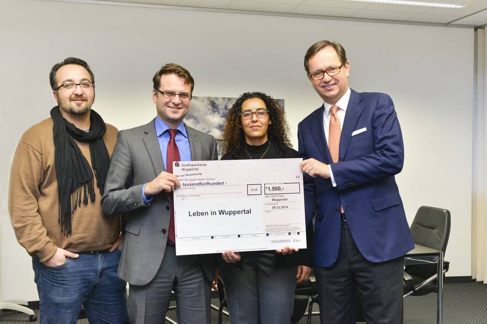  Von li.: Ercan Girgin (WSW-Betriebsrat), Andreas Feicht (WSW-Vorstandsvorsitzender), Sonja Dettmer (WSW-Betriebsrat) und Berthold Frowein (Leben in Wuppertal). 