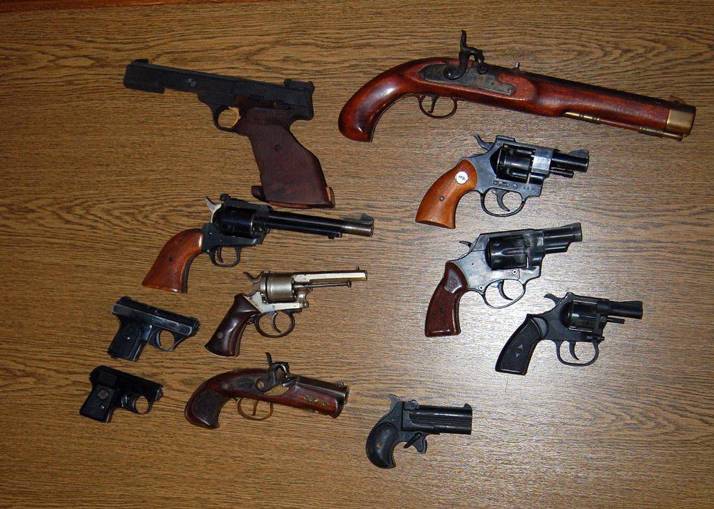 Polizei stellt zahlreiche Waffen sicher
