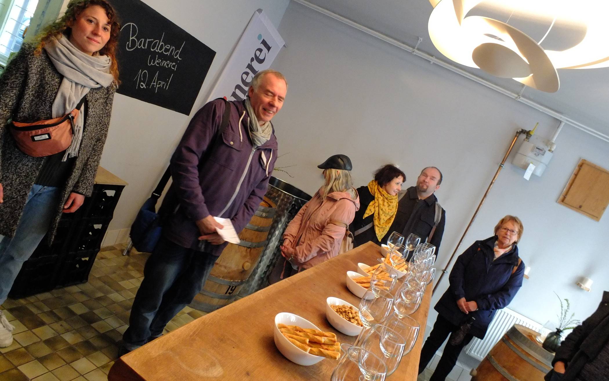 Prickelnder Abschluss der kleinen Schnupperrunde: Ein kleine Verkostung in der...