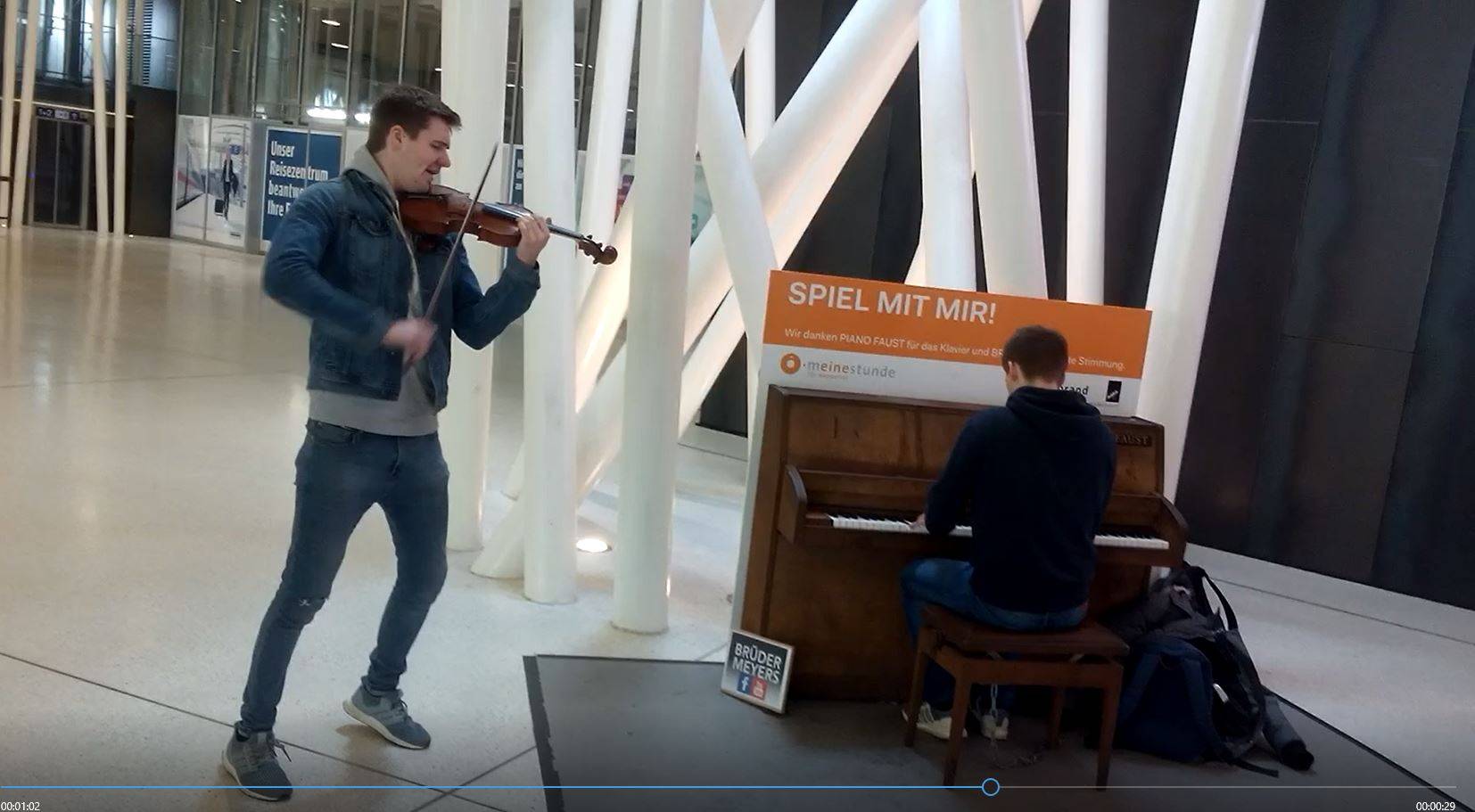 Video: Himmlische Musik im Hauptbahnhof