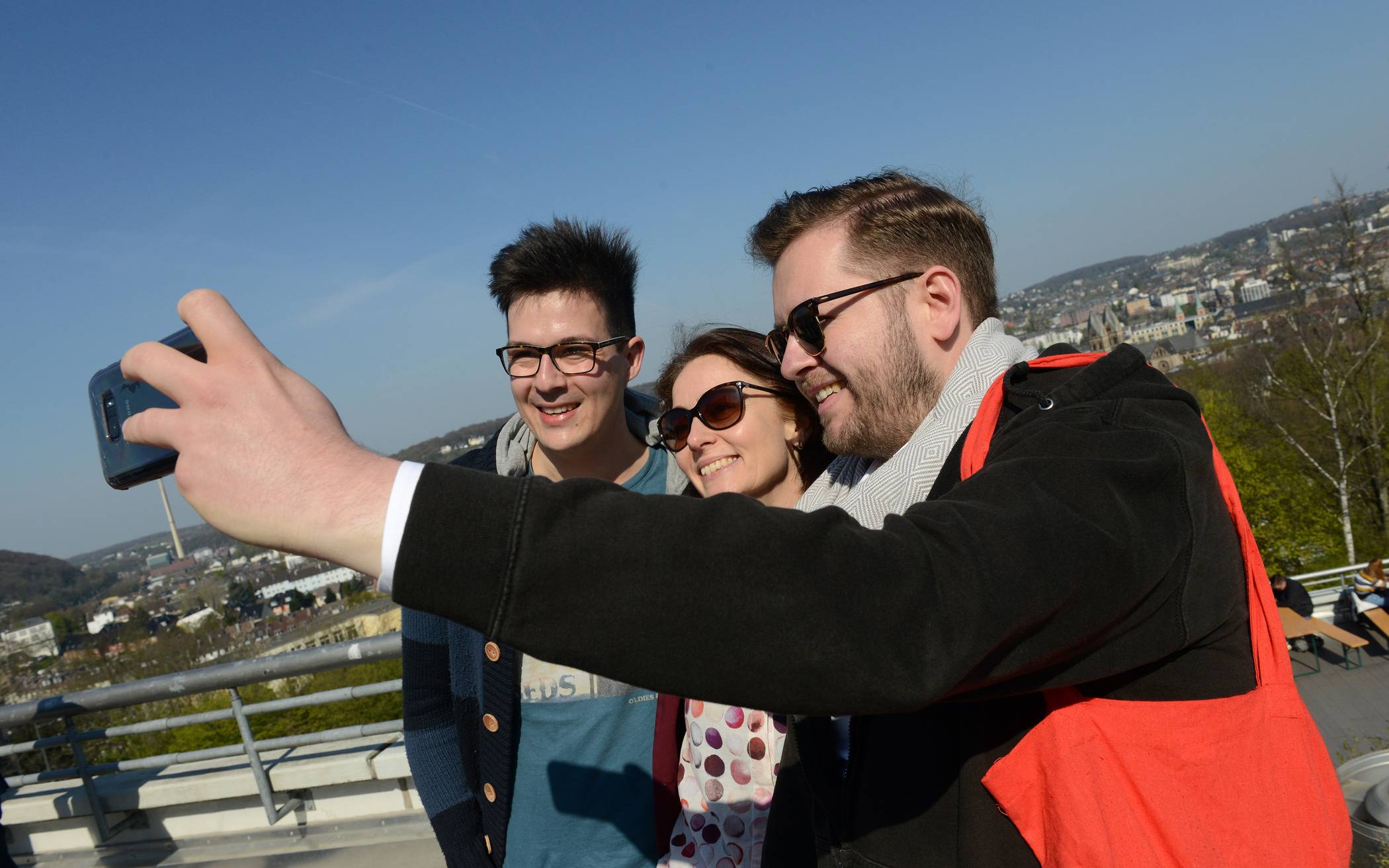 Selfie mit der Justizministerin: Katarina Barley auf der Uni-Terrasse. 