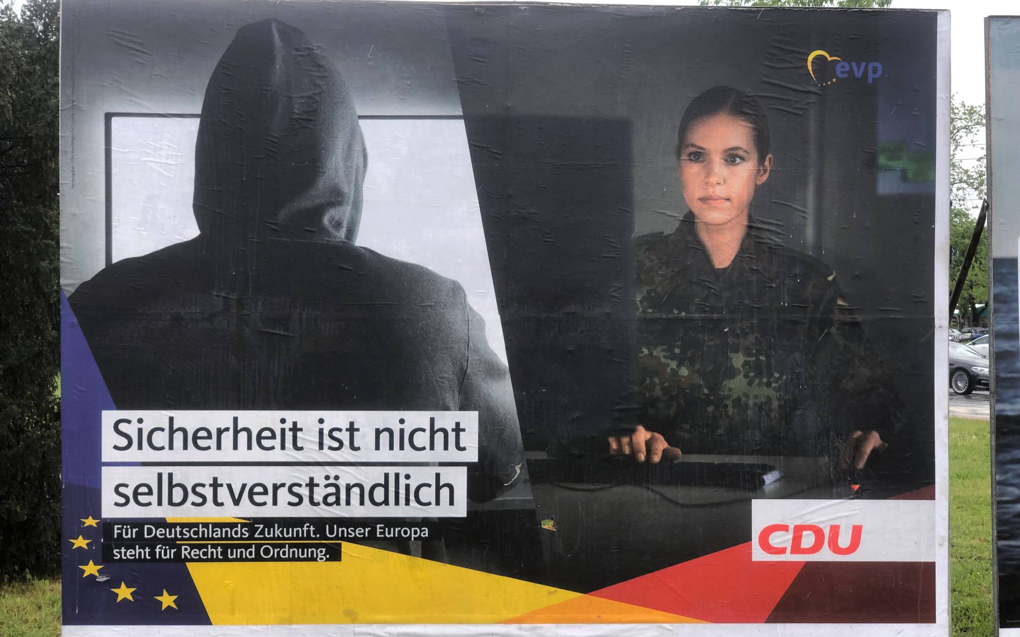 Die CDU hat eine etwas schwierige Aussage für ihre Plakate gewählt. Links wird in...