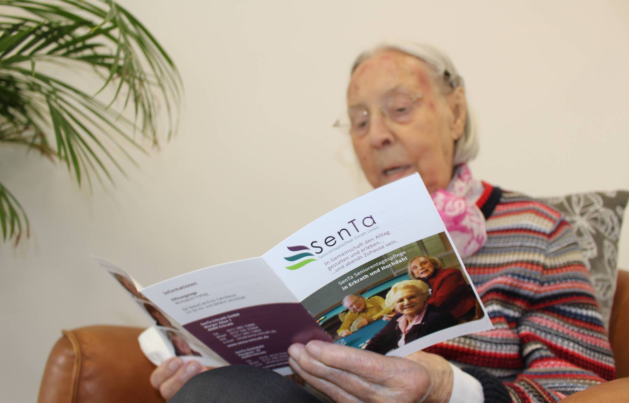 Die Nachmittagsstunden mit einer guten Lektüre zu verbringen, ist für Tagesgast Anne...