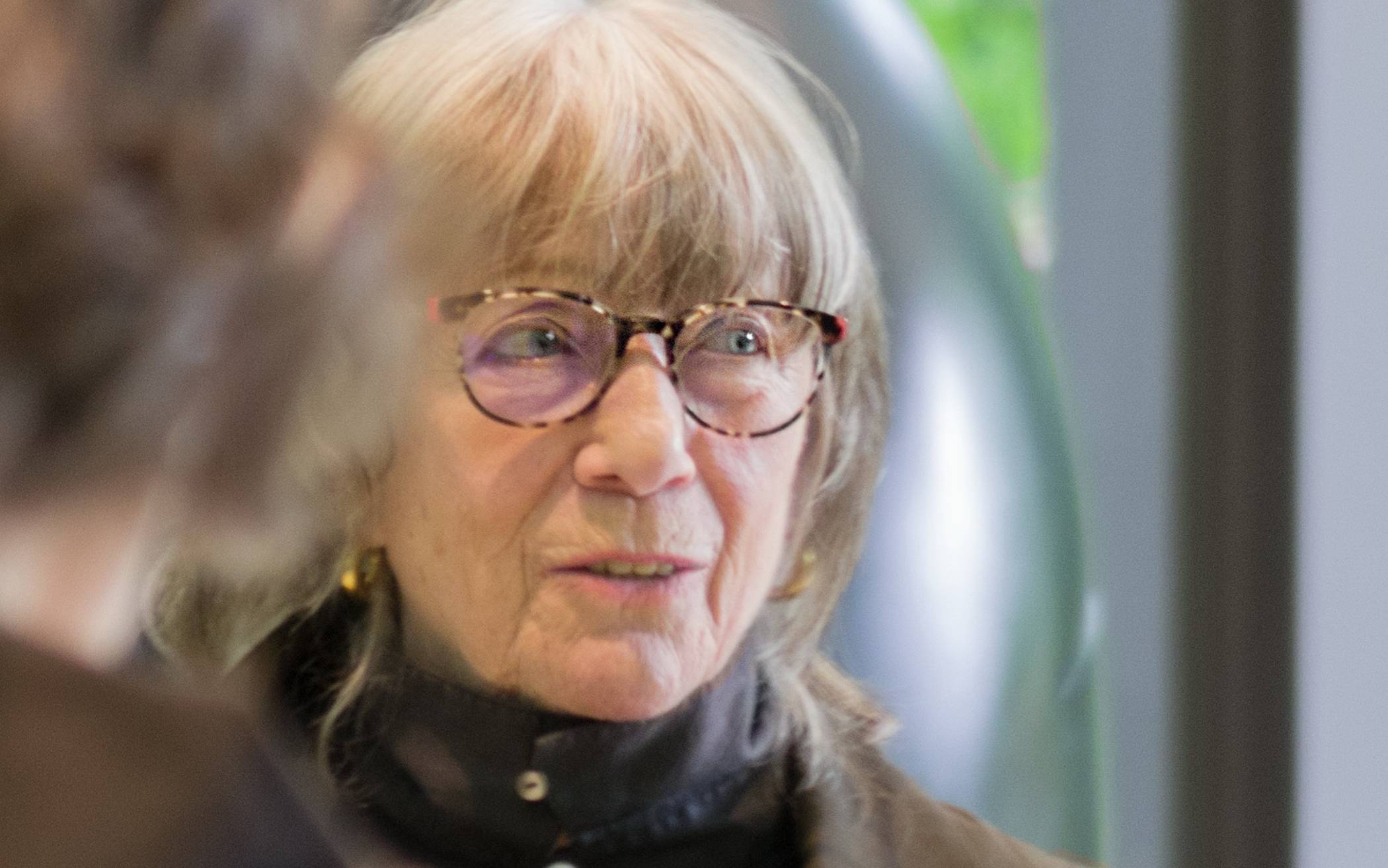 Hede Bühl: Die heute 78-jährige Künstlerin begann ihre „Laufbahn“ als Kind am Küchentisch. 