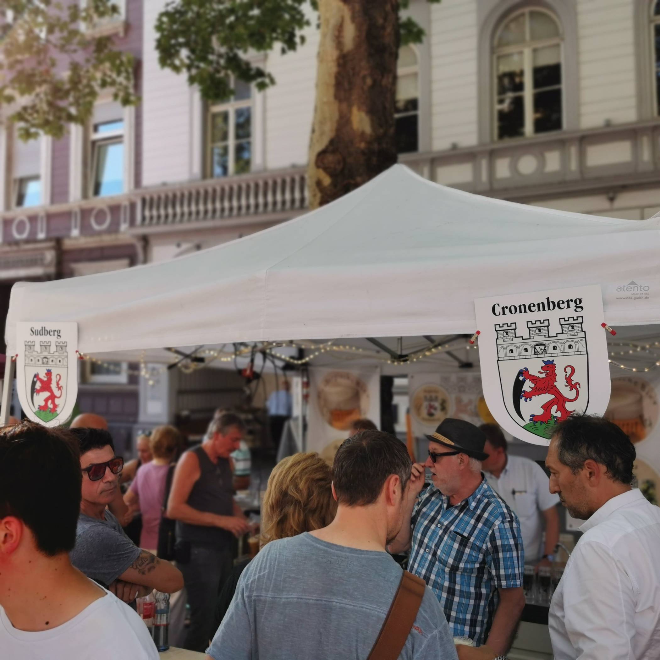 Die "Gäste" von den...