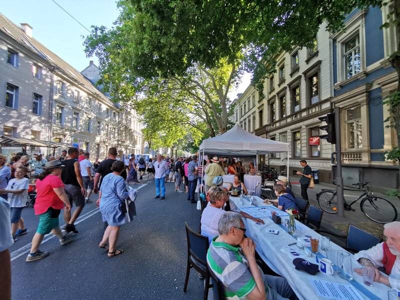 Die einen bummeln, die anderen...