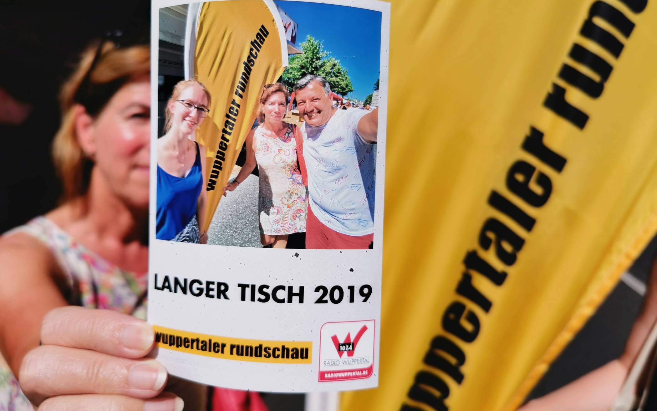 Tolles Souvenir - die ausgedruckten Selfies von Rundschau und Radion Wuppertal am...