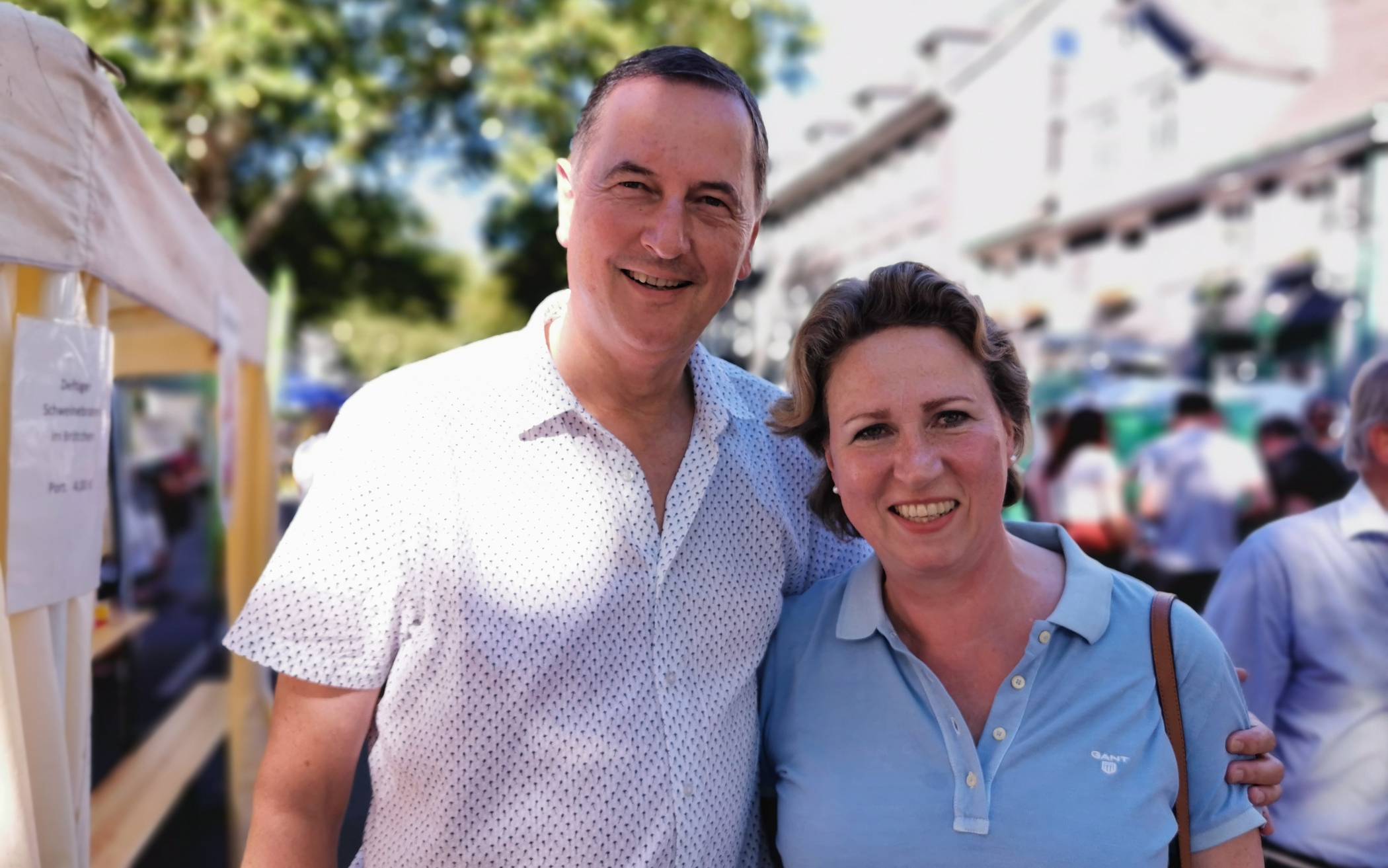 Ex-OB Peter Jung und seine Frau Ulrike sind begeistert: "Eine tolle Atmosphäre hier auf...