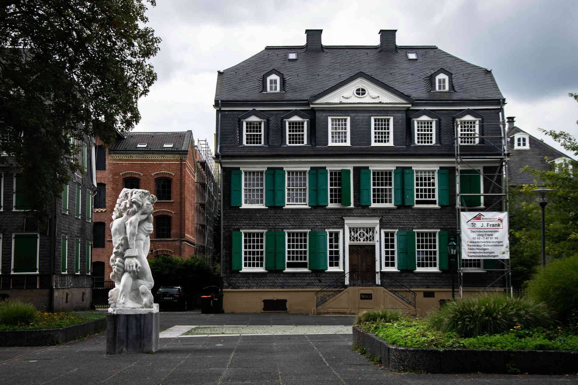  Das Engels-Haus ist eine Baustelle, die besondere Aufmerksamkeit erfordert.  