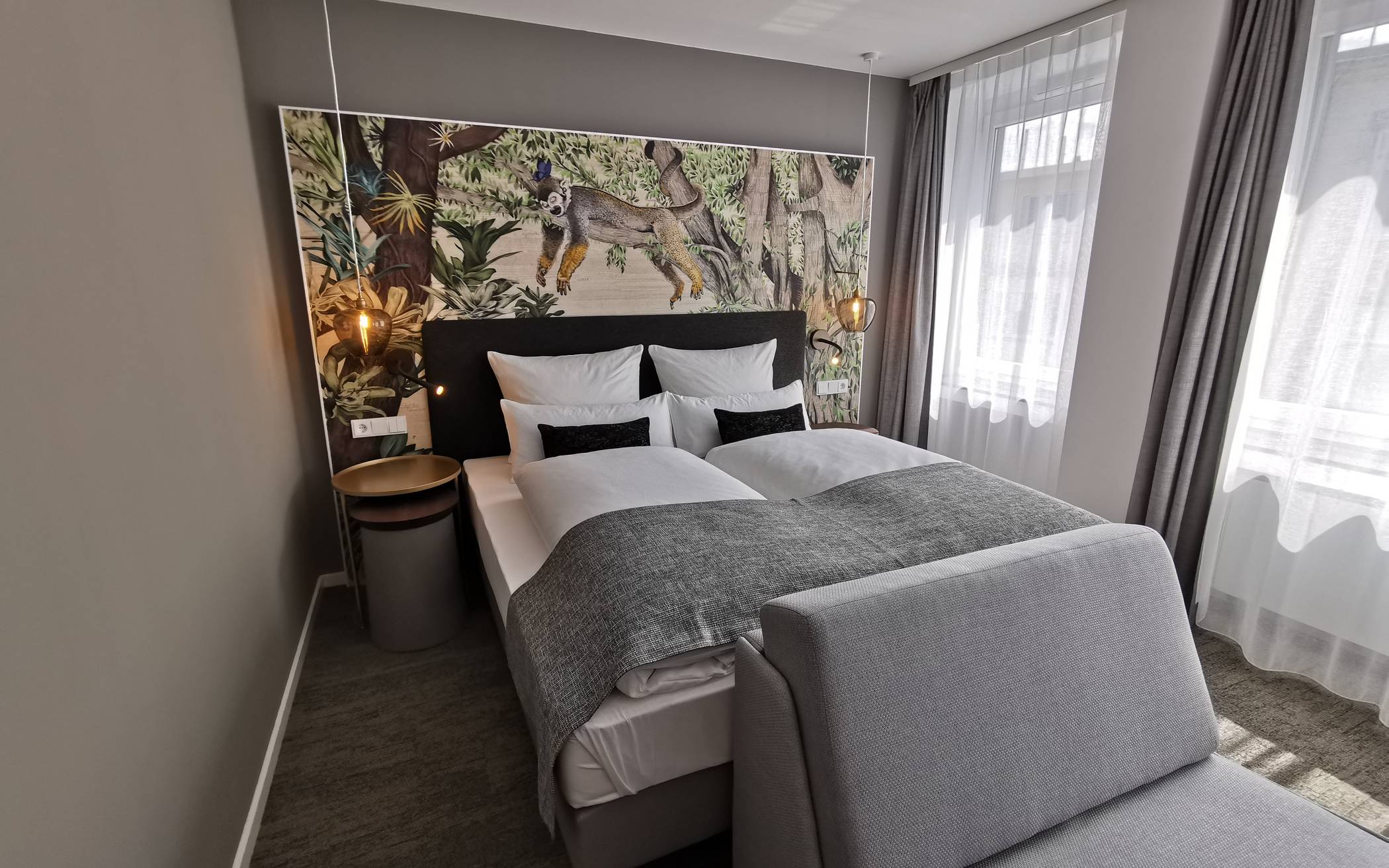 Die Zimmer bieten modernen Komfort mit puristischem Look. Das größte Augenmerk wurde...