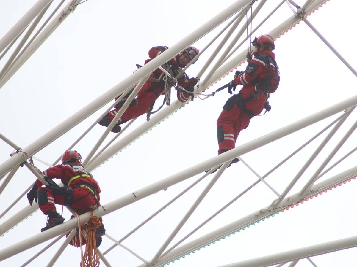 Ungewöhnlicher Einsatz für Wuppertaler Höhenretter
