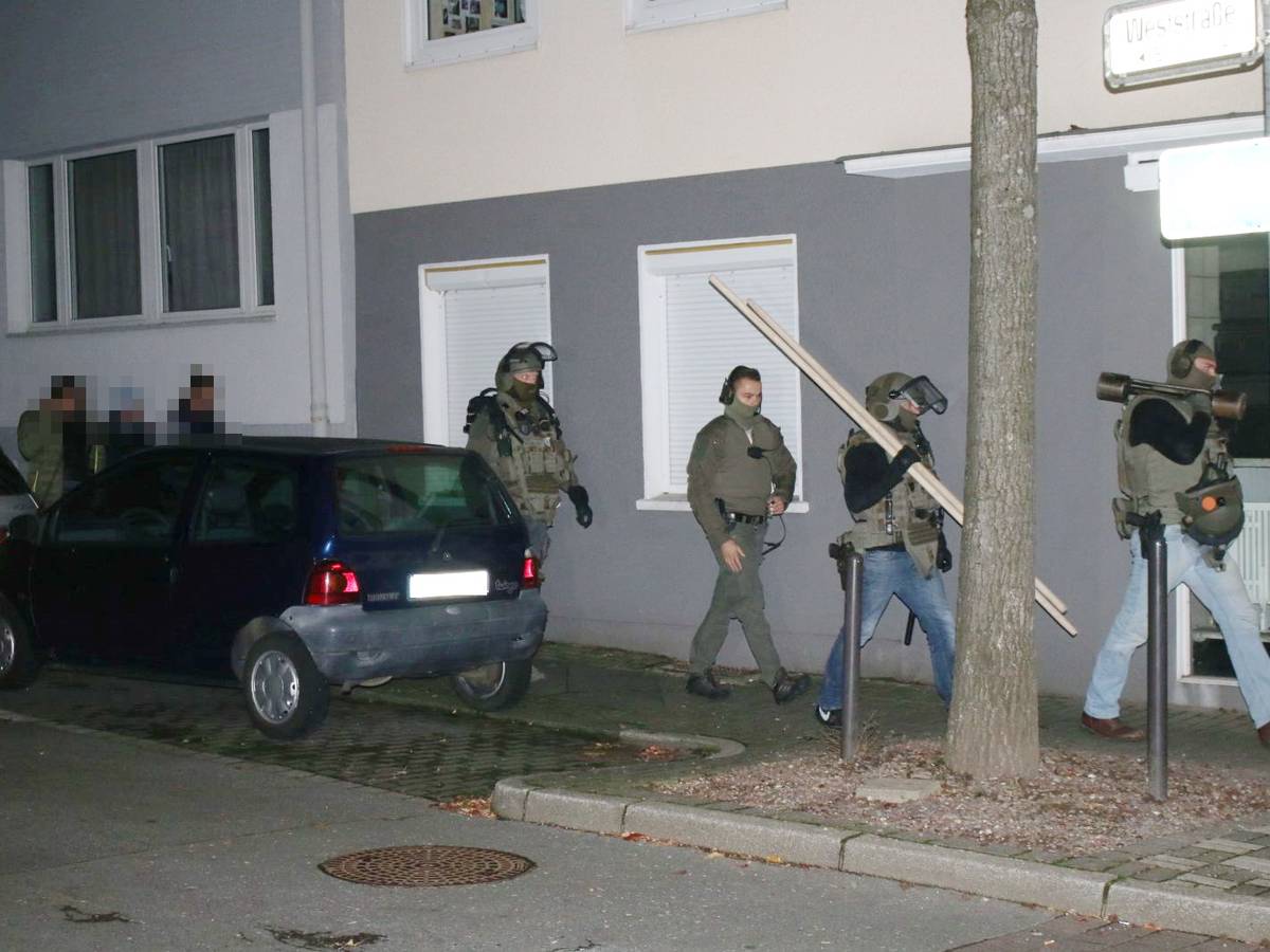 SEK-Spezialkräfte in Elberfeld
